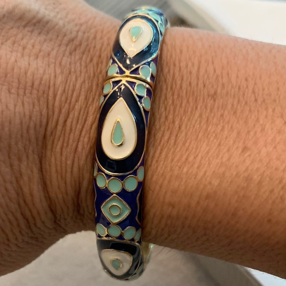 Stella & Dot enamel stretch bangle